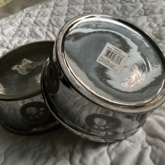 SET OF 2 SILVER CHROME CERAMIC PET BOWLS - Picture 4 of 8